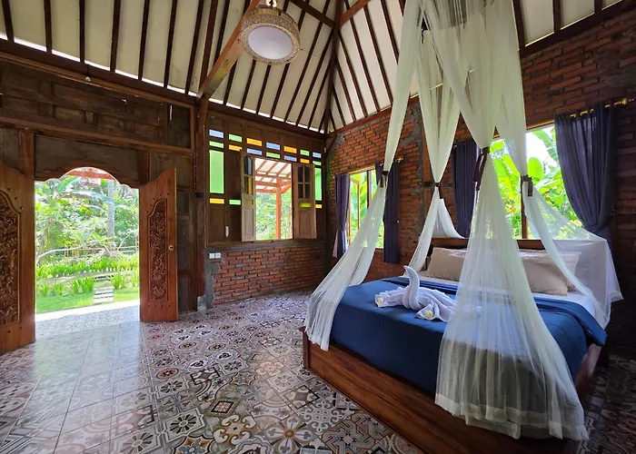 Sangeh Lodge *