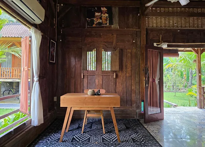 Sangeh Lodge Lodge *