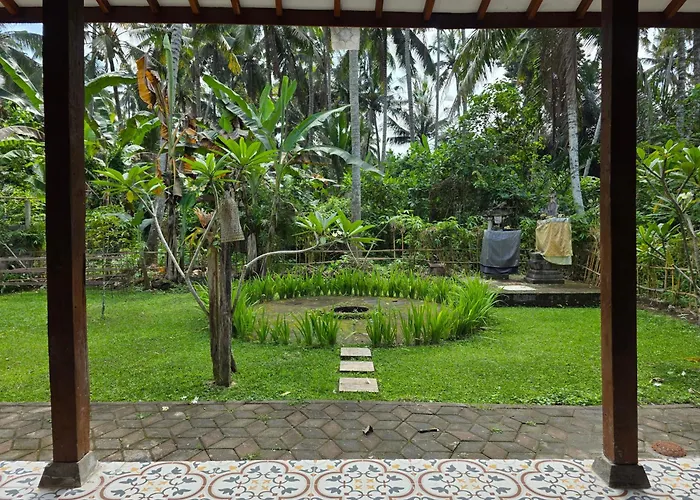 Sangeh Lodge *
