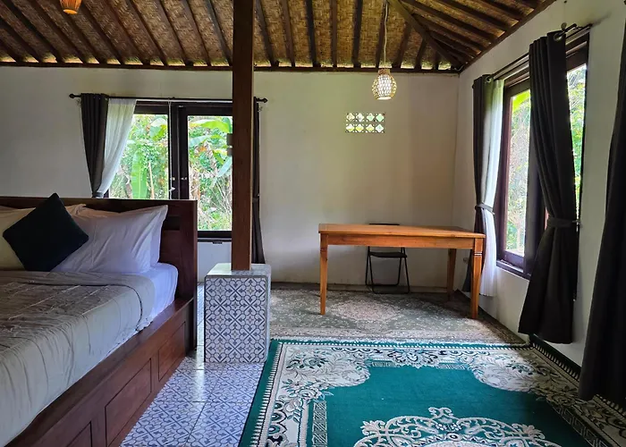 Sangeh Lodge Lodge *