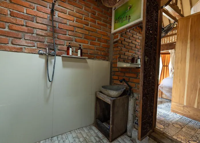 Sangeh Lodge *