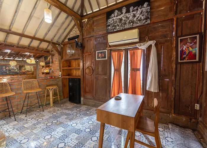 Sangeh Lodge *